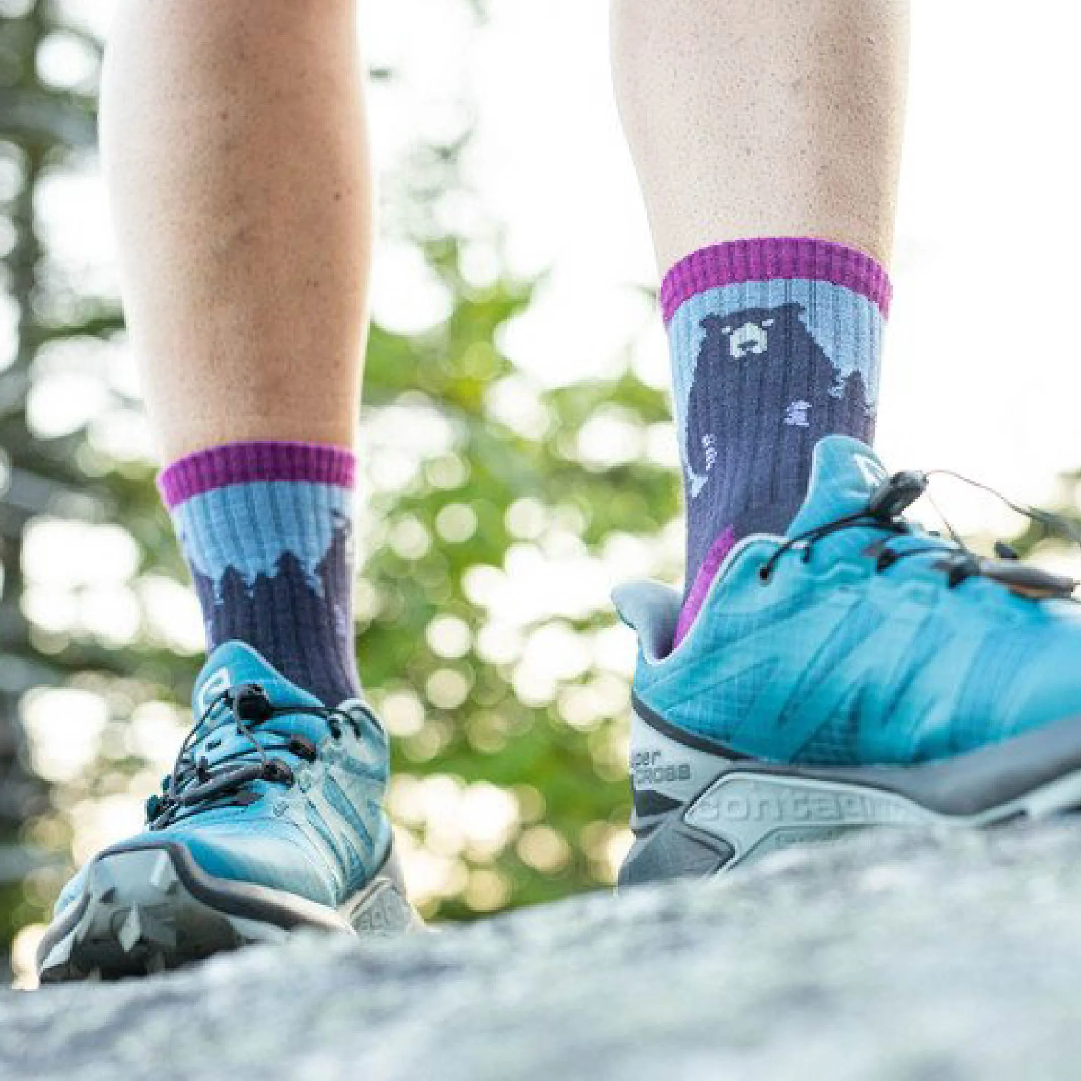 Darn Tough Women's Bear Town Micro Crew Lightweight with Cushion Socks