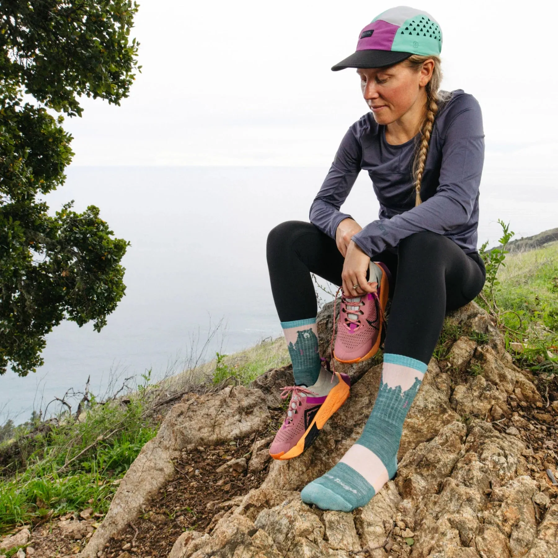 Darn Tough Women's Bear Town Micro Crew Lightweight with Cushion Socks