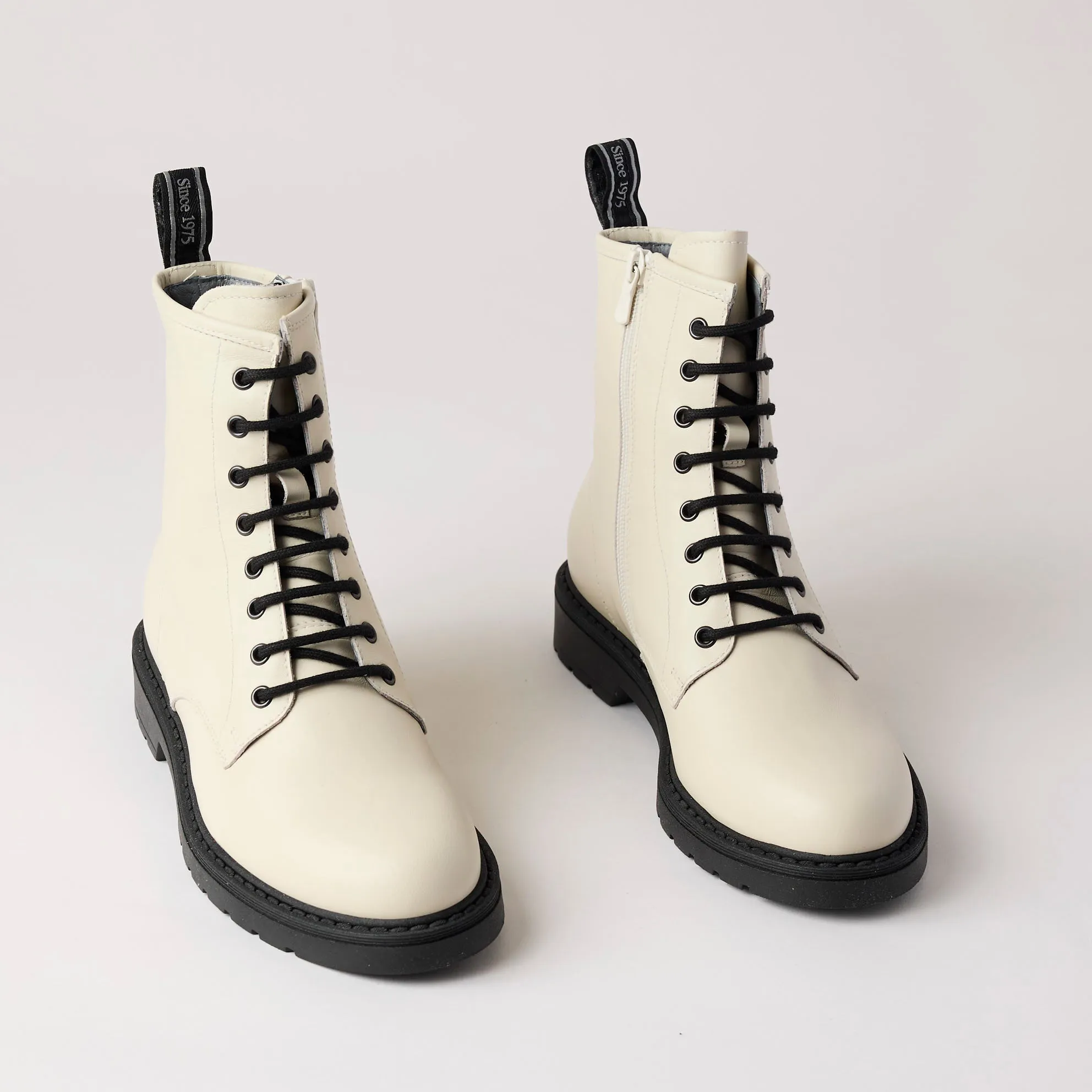 NeroGiardini Cream Leather Laced Ankle Boots