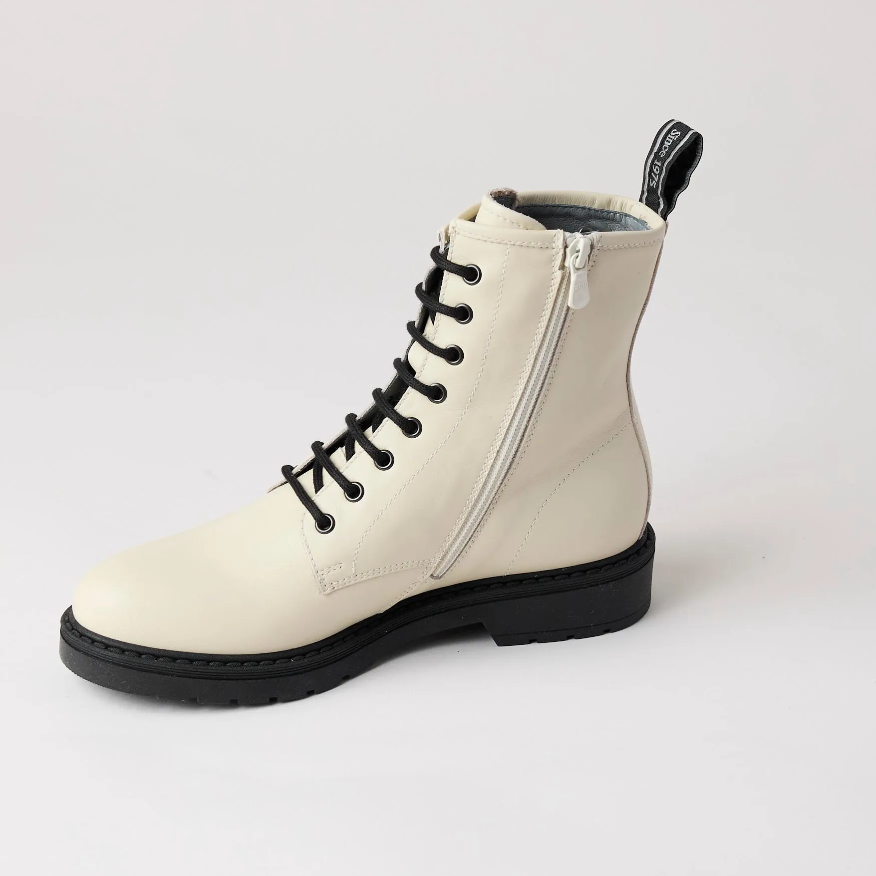 NeroGiardini Cream Leather Laced Ankle Boots